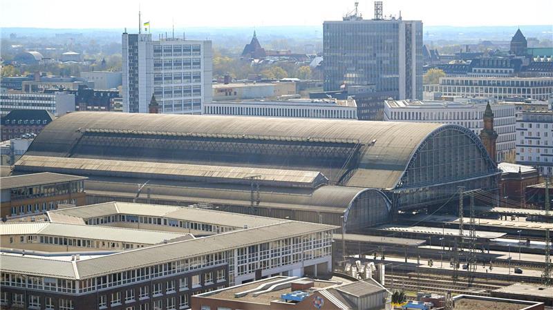 Ein Lokführer rettete mit einer Schnellbremsung einem Flaschensammler das Leben. (Archivbild)