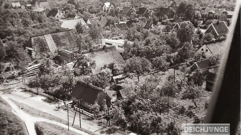 Ein Luftbild von Dornbusch. „Könnt ihr erkennen, wo genau das ist?" fragt Michael Pehmüller.