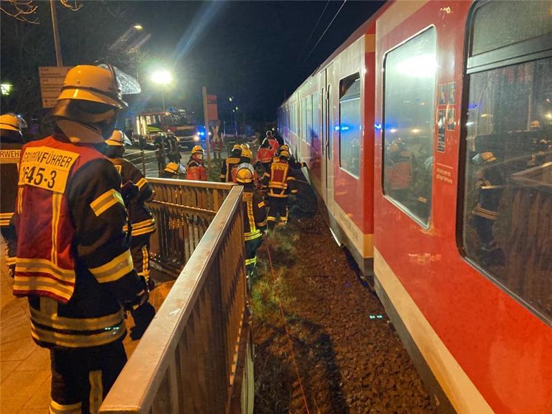 Ein Mann ist am Donnerstagabend zwischen Bahnsteig und S-Bahn geraten. Foto: Vasel