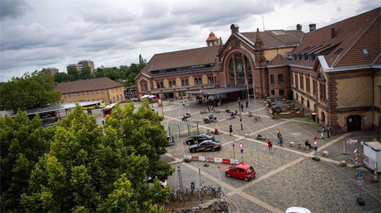 Ein Mann verletzt eine Reinigungskraft im Hauptbahnhof Osnabrück.