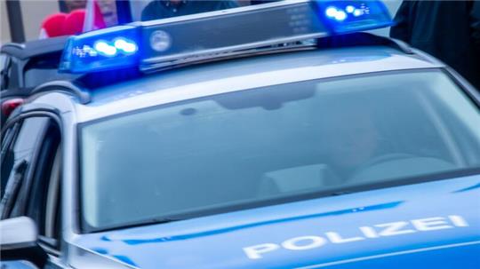 Ein Mann wurde bei einem Streit in Stade-Campe durch einen Stich mit einem Messer verletzt.
