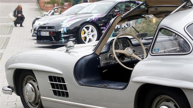Oldtimer-Markt stagniert: „Leute halten ihr Geld zusammen“ Ein Mercedes 300 SL von 1954 auf dem Gelände der Auto- und Tuningmesse „Essen Motor Show“.