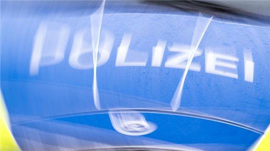 Ein Motorradfahrer flüchtet vor der Polizei in Osnabrück. (Symbolbild)