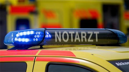 Ein Motorradfahrer stirbt nach einem Unfall im Landkreis Rotenburg. (Symbolbild)