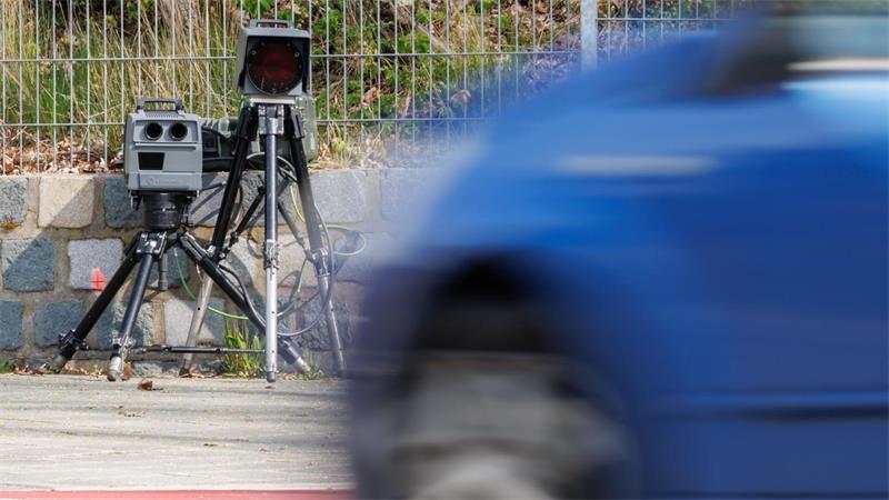 Ein Opelfahrer war in Brest 73 km/h zu schnell unterwegs.
