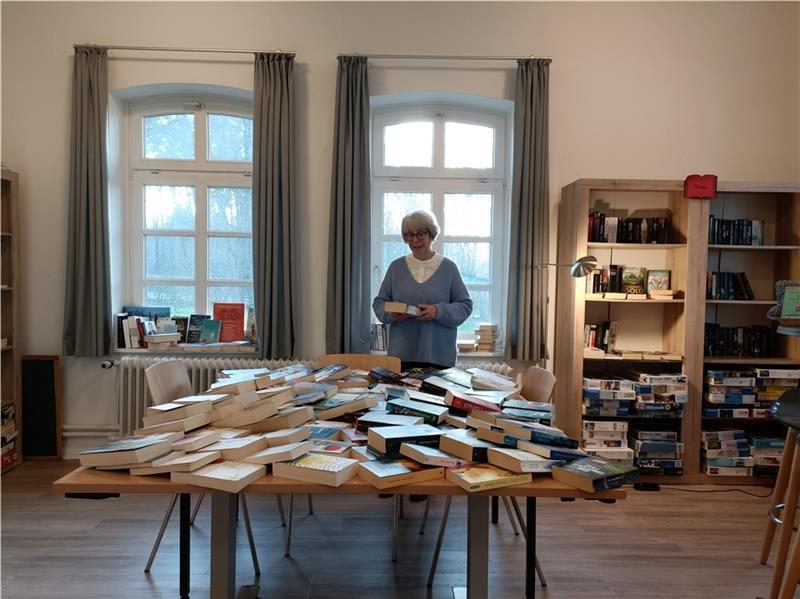Ein Paradies für Lese- und Puzzlefreunde: die Tauschbörse von Gerlind Hankel Foto: Bisping