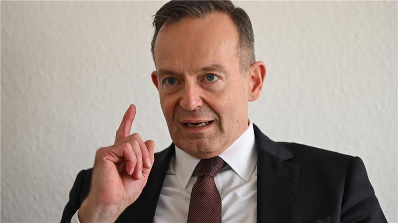 Ein Personalwechsel würde die Sache nicht besser machen - so sieht es der scheidende Verkehrsminister Volker Wissing. (Archivbild) 