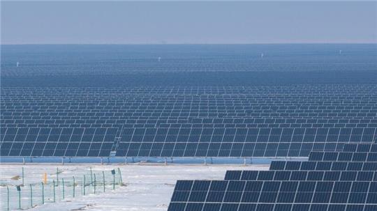 Ein Photovoltaik-Energieprojekt in der Autonomen Präfektur Changhi der Hui.