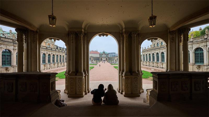 Ein Plausch im Zwinger in Dresden.