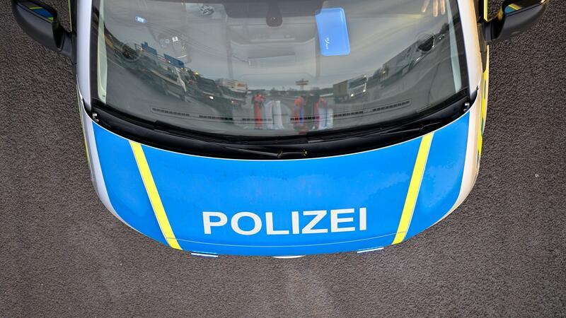 Ein Polizeiauto bei einem Einsatz