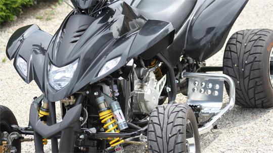 Ein Quad-Fahrer ist bei einem Unfall im Kreis Cuxhaven schwer verletzt worden. (Symbolbild)