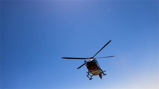 Ein Rettungshubschrauber brachte den Schwerstverletzten ins Krankenhaus. (Illustration)