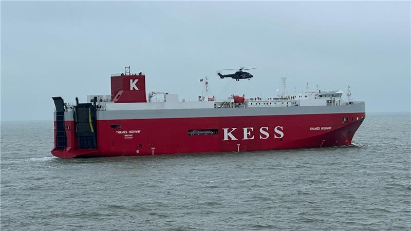 Ein Riss in einer Kraftstoffleitung hat den Brand auf dem Autofrachter ausgelöst. (Archivbild)