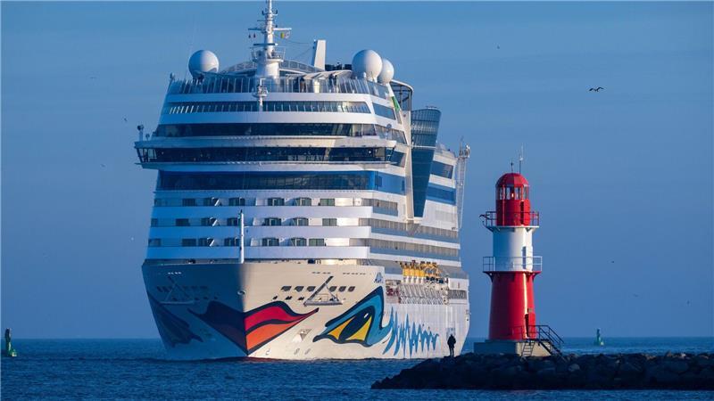 Ein Schiff wird kommen....Die „AIDAmar“ eröffnet am Sonntag die diesjährige Kreuzfahrtsaison in Warnemünde.