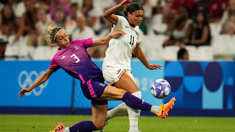 Sehnsuchtsstadt Paris für DFB-Frauen weit weg Ein Schritt zu spät: Kathrin Hendrich gegen die USA.