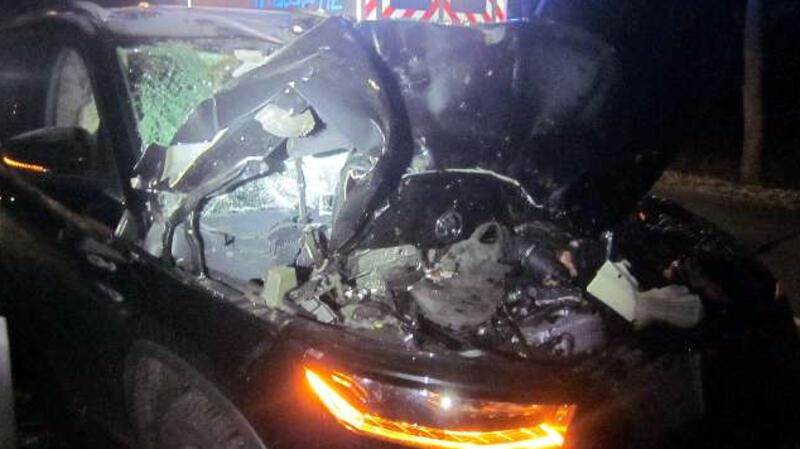 Rote Ampel übersehen: 88-Jähriger fährt Jungen an – Autofahrer kollidiert mit Pferd Ein Skodafahrer ist im Kreis Rotenburg mit einem Pferd zusammengestoßen.