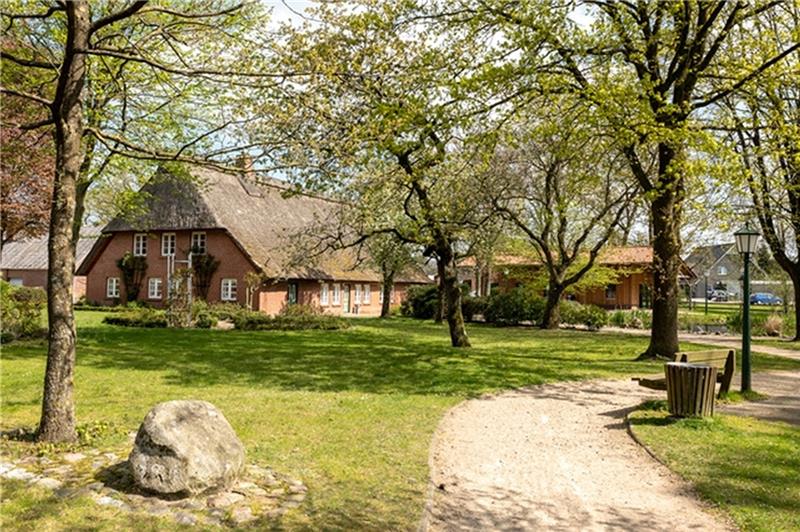 Ein Sport- und Freizeitpark für das Brunckhorst‘sche Haus in Oldendorf gehört zu den vier Startprojekten im Entwicklungskonzept für die nächste Leader-Förderperiode. Wenn alles bewilligt wird, könnte es hier 2023 losgehen. Foto: Ernst Ryll