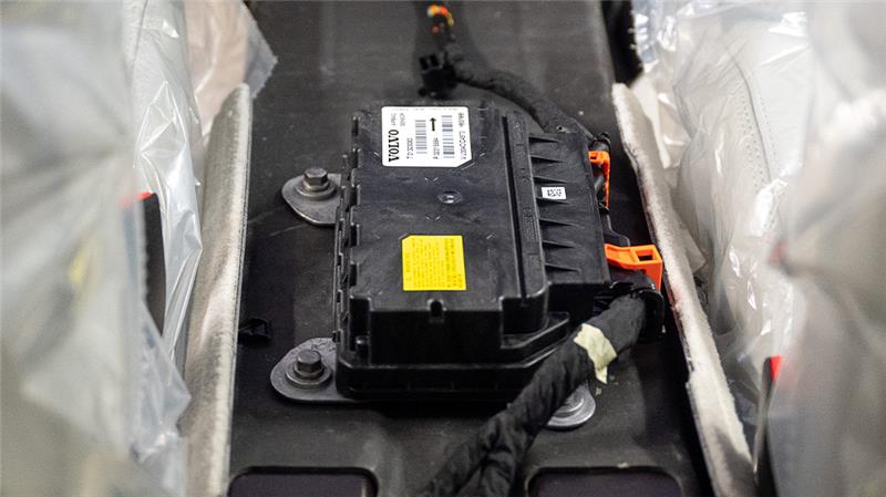 Dieses Gerät wird in allen Autos bald zur Pflicht Ein Steuergerät in einem SUV. Auf diesem Steuergerät ist ein sogenannter Event Data Recorder als Software programmiert. Foto: Sebastian Gollnow/dpa