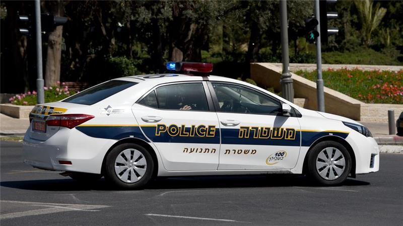 Konfetti auf Nachbars Parkplatz: Israeli mit Messer verletzt Ein Streit über Konfetti wurde in Israel zum Fall für Polizei und Notarzt. (Symbolbild)