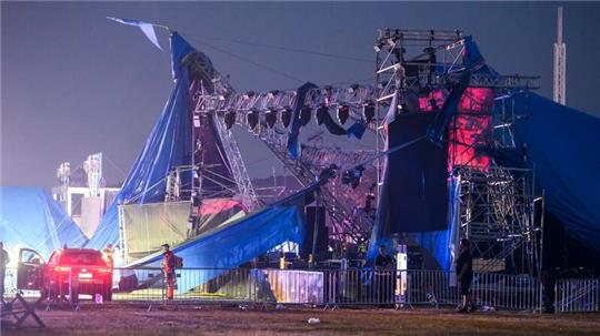 Ein Sturm hat ein ausgelassenes Open-Air-Festival in der Slowakei abrupt unterbrochen.