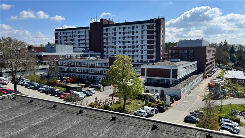 Ein TAGEBLATT-Artikel über Parkgebühren am Elbe Klinikum in Stade hat den Wahlkampf erreicht.