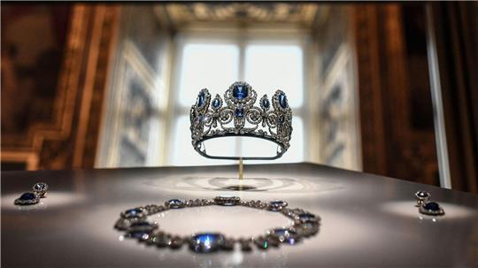 Ein Teil der Louvre-Juwelen wird laut einem Medienbericht nun in 26 Metern Tiefe aufbewahrt. (Symbolbild)