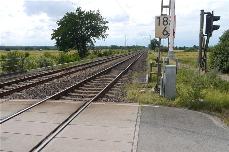 Ein Teil der Route läuft parallel zu den Bahngleisen nahe Buxtehude.