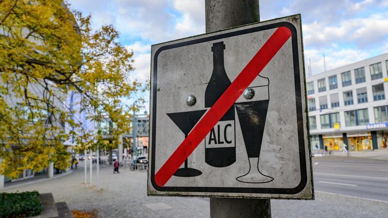Dry January: Was bringt der Alkoholverzicht für einen Monat? Ein Trend breitet sich aus: Zunehmend Menschen verzichten im Januar auf den Konsum von Alkohol. (Symbolbild)