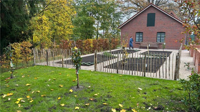 Ein Überblick über den neu angelegten Bauerngarten.