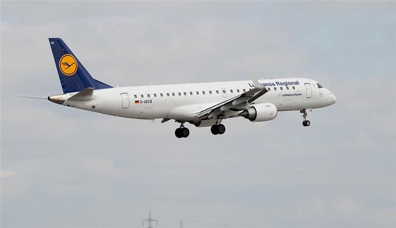 Ein Unbekannter soll einen Piloten eines Flugzeugs des Typs "Embraer ERJ-190" mit einem Laserpointer von einem Feld zwischen Bevern und Selsingen aus geblendet haben (Symbolbild). Foto: Lufthansa Bildarchiv, FRA CI/C