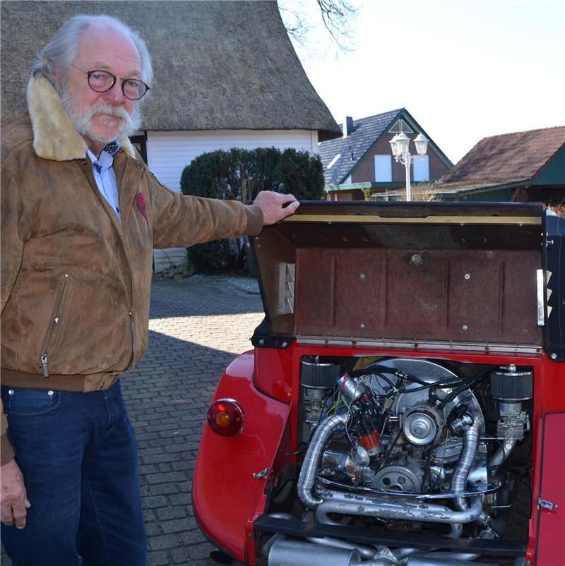 Ein VW-Motor mit 65 PS treibt den Januar-Nachbau an.
