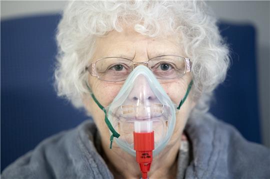 Ein Verzeichnis, wer zu Hause auf ein Beatmungsgerät angewiesen ist, gibt es kreis- und landesweit nicht. Foto: dpa