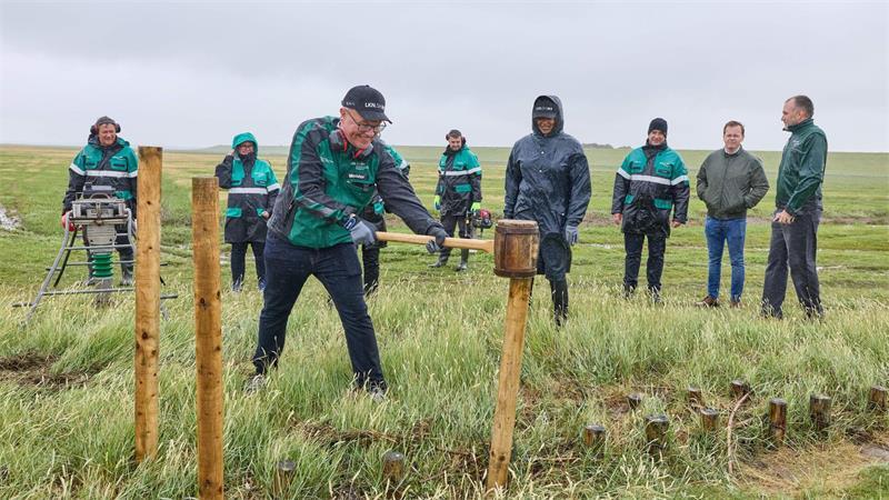 Klimakrise fordert Küstenschutz – Wasserbauer im Einsatz Ein Viertel Schleswig-Holsteins liegt in überflutungsgefährdeten Küstenniederungen.