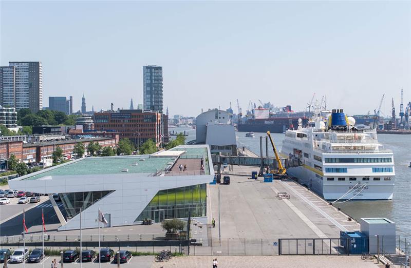 Ein Vorzeigeprojekt in Europa: Hamburgs Landstromanlage für Kreuzfahrtschiffe. Sie soll die schwimmenden Hotels im Hafen direkt mit Energie versorgen. Foto dpa