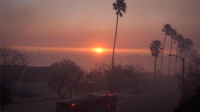 Ein Wagen der Feuerwehr im LA-Stadtteil Pacific Palisades am 9. Januar 2025.