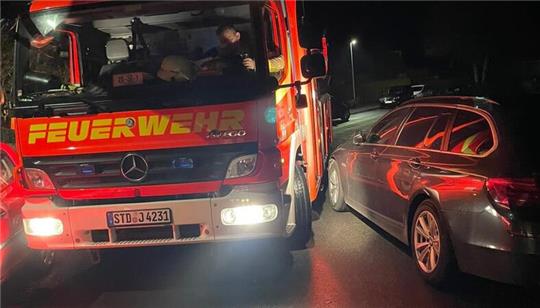 Ein Wagen versperrte der Feuerwehr nach einem Einsatz die Weiterfahrt.