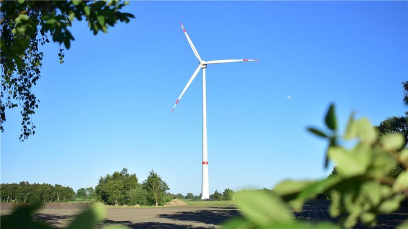 Ein Windrad am Vossmoor im 2004 gebauten Windpark Kutenholz. Bald könnten mehr Windräder in der Nähe stehen - doch auf dem Weg dahin wartet bereits die erste Hürde.