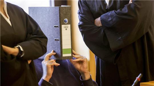 Ein bereits wegen zehnfachen Mordes in Aachen verurteilter Ex-Pfleger könnte für mehr als 100 weitere Todesfälle verantwortlich sein.