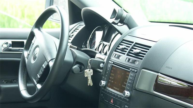 Ein betrunkener Mann hat in der Samtgemeinde Fredenbeck nach einem Unfall Polizisten bedroht. (Symbolbild)