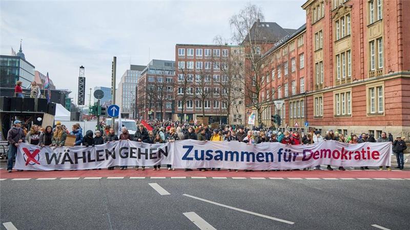 Ein breites Bündnis hatte zu einer Demo für Zusammenhalt und gegen Rechtsextremismus geladen.