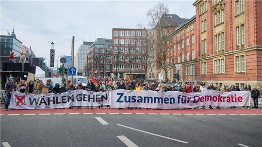 Ein breites Bündnis hatte zu einer Demo für Zusammenhalt und gegen Rechtsextremismus geladen.