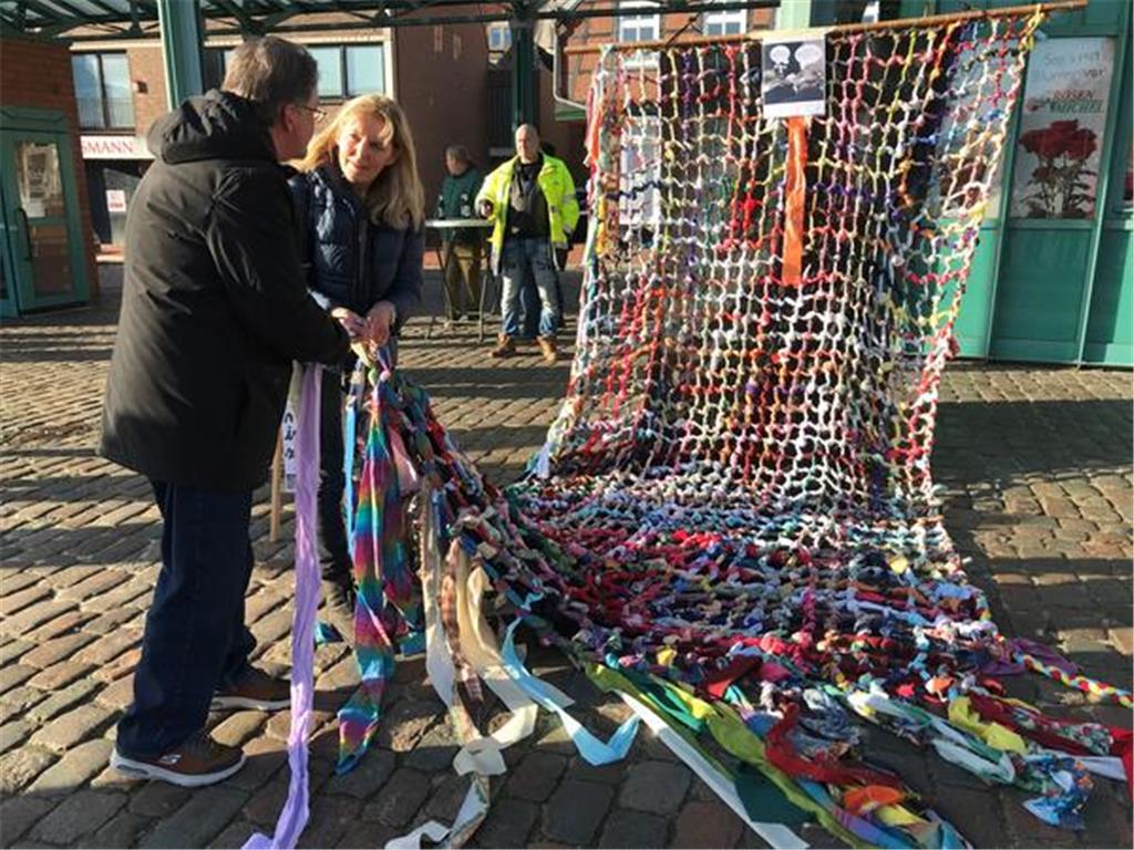 Ein buntes Netz gegen braunen Einheitsbrei.