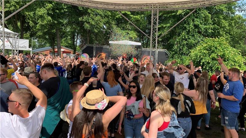 Vom Pfingstmarkt bis zum Bratwurst-Festival: Das ist los am Wochenende Ein der angesagtesten Partys in der Region an Pfingsten ist der Frühtanz in Steinau.
