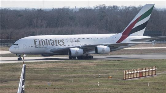 Ein erster Linienflieger aus Dubai ist wieder in Frankfurt gelandet.
