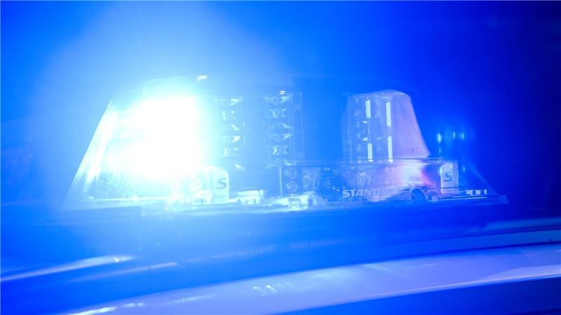 Ein grauer Volvo XC90 wurde bei einem Unfall in Stade beschädigt. (Symbolbild)