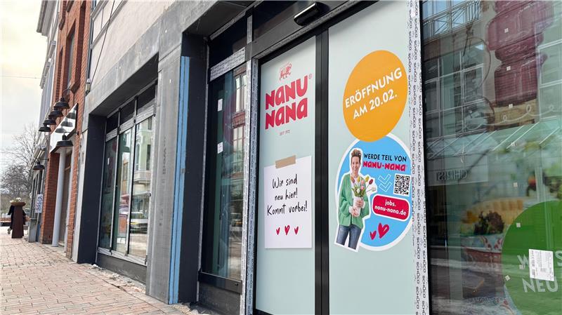 Ein hartnäckiger Leerstand endet: In das ehemalige Ladengeschäft von Juwelier Luttmer zieht das Geschenkartikelunternehmen Nanu-Nana ein.