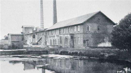 Ein historisches Foto der Winterschen Papierfabrik in Altkloster.