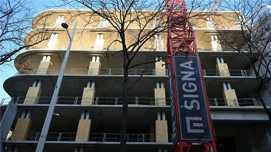 Ein im Bau befindliches Luxuskaufhaus-Projekt der Signa-Gruppe in Wien hat Konkurs angemeldet.