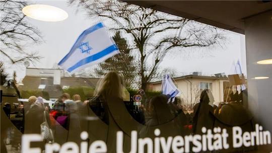 Ein jüdischer Student war an der Freien Universität angegriffen worden. Der Fall setzte auch die Leitung der Hochschule unter Druck.