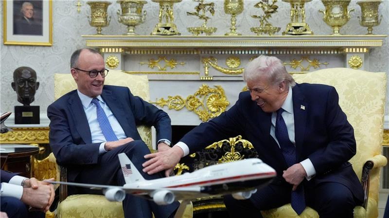 Fünf Lehren aus dem Merz-Besuch bei Trump Ein kleiner Scherz, um den Zollstreit zu entschärfen.